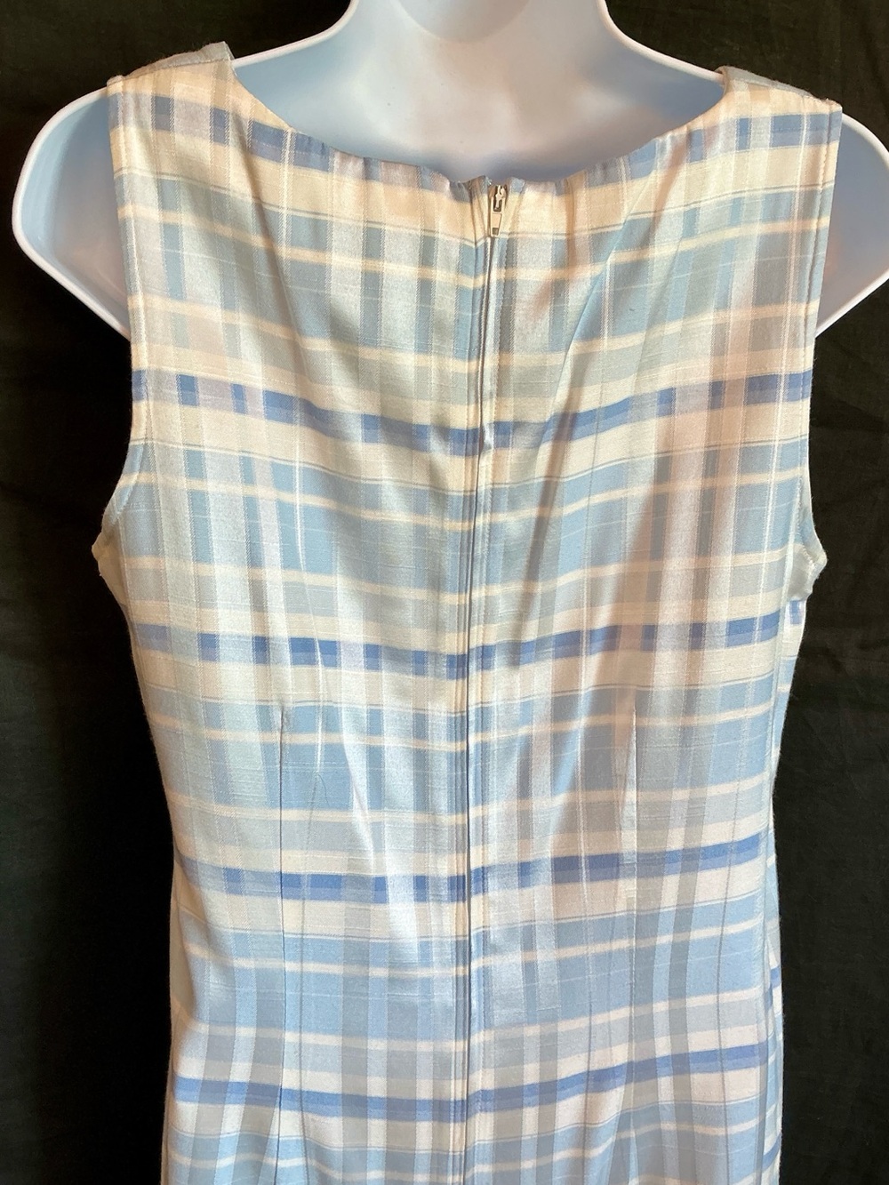 Jaclyn Smith Light Blue and White Plaid Sleeveless Shift Dress - Picture 4 of 7